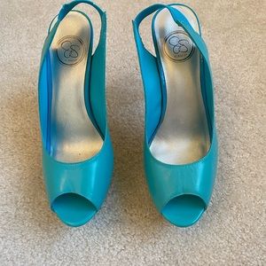 Jessica Simpson peep toe sling back platform pump. Size 8. Tiffany blue.
